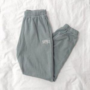BRANDY MELVILLE GREEN HAWAII SWEATPANTS